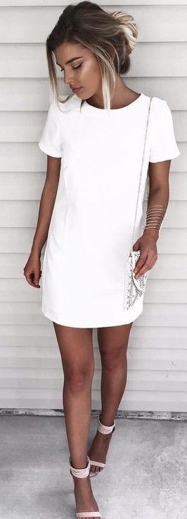 outfit estivi con abito bianco
