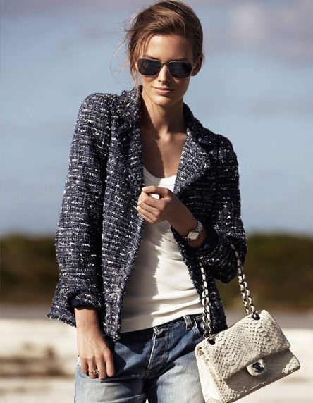 Come abbinare la giacca Chanel. Giacca in tweed, giacchina bouclé. #chanel #boucle #moda2019 #2019fashiontrends #over40 #over40fashion