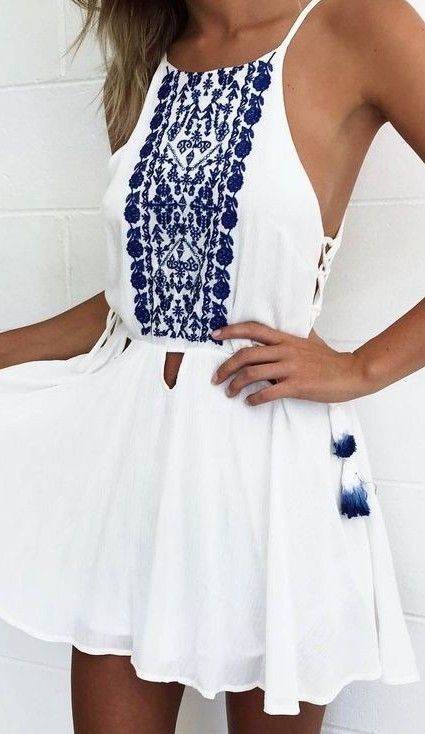 vestito bianco e blu