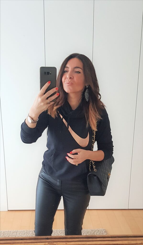 Outfit sneakers bianche: come abbinarle in inverno