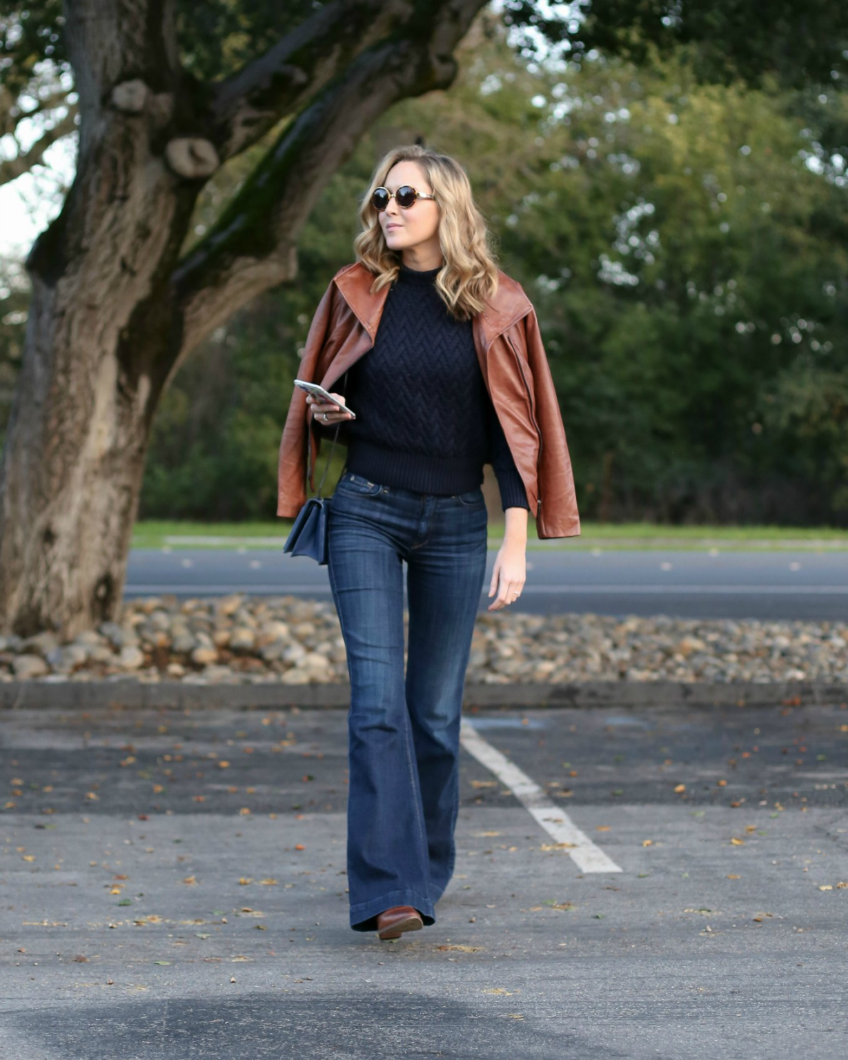 Best Business Casual Jeans Outfits for Women — No Time For Style